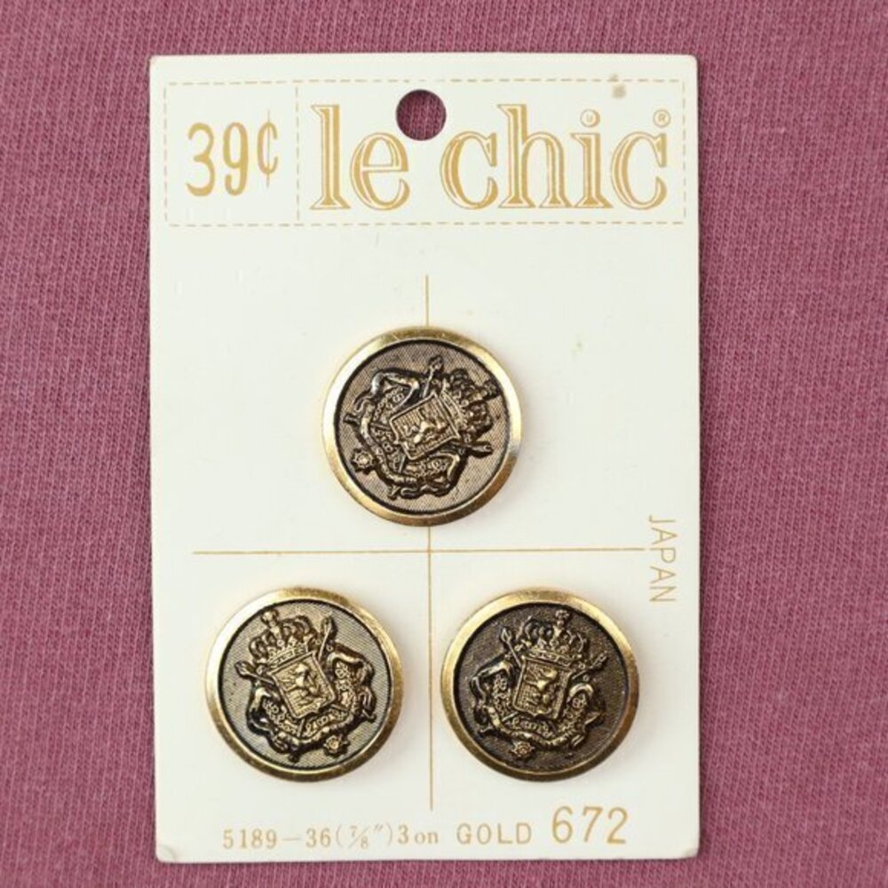 Vintage Le Chic Buttons Medallion Crown Clothing Project Sewing Original Card 36